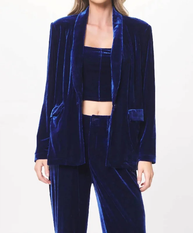 Oversized Velvet Blazer In Blue