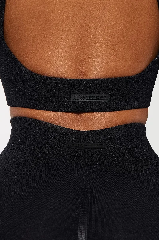 beach-body-effortless-seamless-sports-bra-black