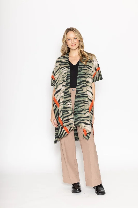 border-stripe-tiger-cozy-kimono