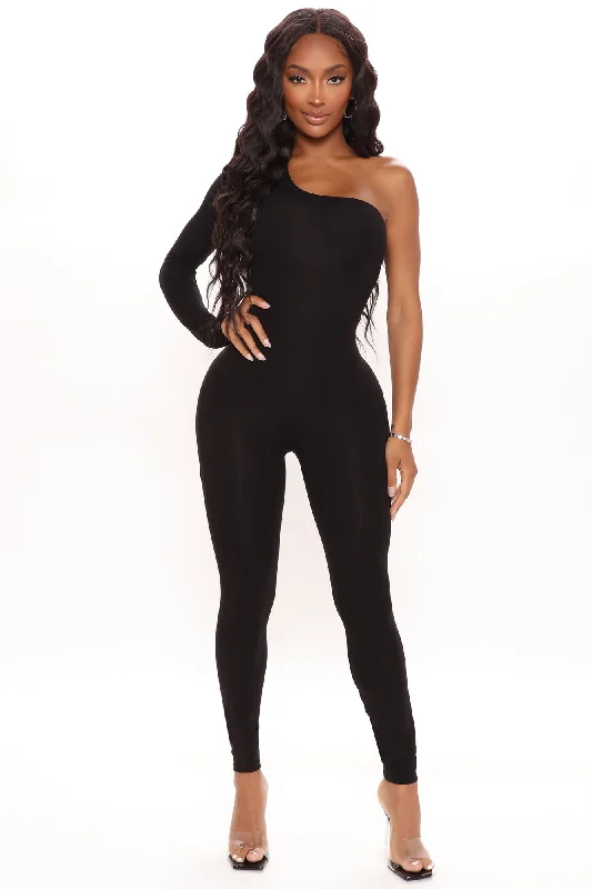 nova-season-long-sleeve-one-shoulder-jumpsuit-black