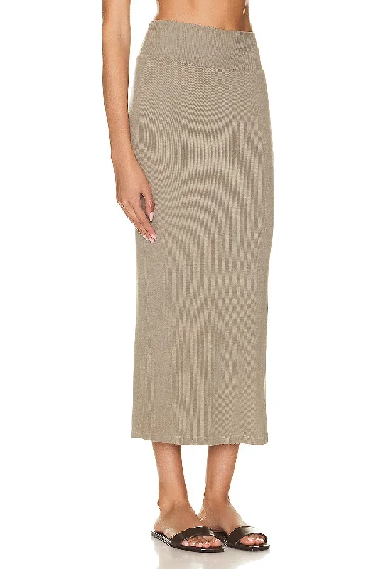 stretch-silk-knit-essential-skirt