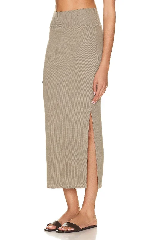 stretch-silk-knit-essential-skirt