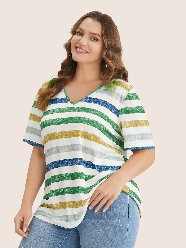 striped-contrast-v-neck-t-shirt