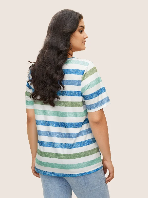 striped-contrast-v-neck-t-shirt