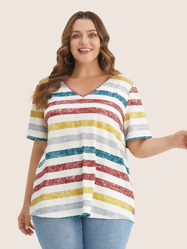 striped-contrast-v-neck-t-shirt