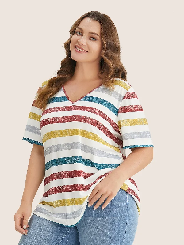 striped-contrast-v-neck-t-shirt