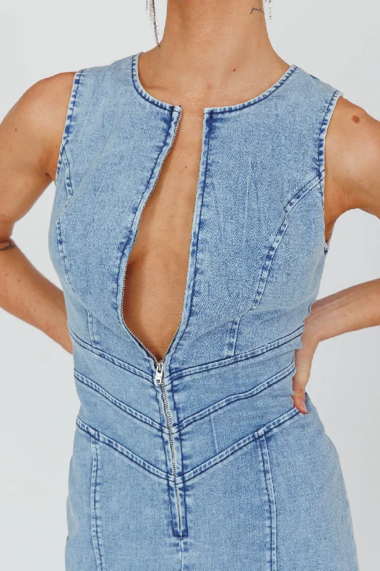 teigan-heart-back-sleeveless-jumpsuit-light-denim